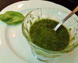 Foto del paso 4 de la receta: Aceite aromático de albahaca