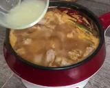 Gambar langkah 4 resipi HotPot Tomyam Leher Ayam.
