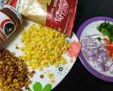 A picture of step 1 of Schezwan corn bhel.