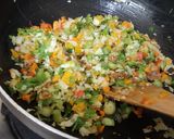 A picture of step 4 of Chinese style Veg manchow soup.