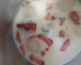A picture of step 3 of Fresh Strawberry milk shake.