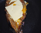 Foto langkah ke 4 dari resep Pizza Terong Ungu Pedas.