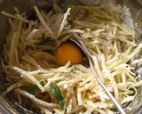Foto langkah ke 5 dari resep Gamja Jeon : Potato Pancake.