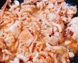 A picture of step 2 of Korean Seafood Pancakes (Bánh xèo Hàn Quốc).