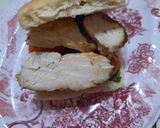 Foto del paso 7 de la receta: Sándwich con pollo en criollitos
