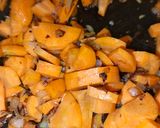 A picture of step 5 of Beef Stew with Carrots and tomatoes.