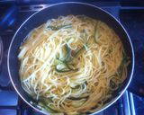 A picture of step 6 of Pasta (Linguine) zucchine e capperi.