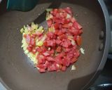 Foto langkah ke 2 dari resep Orak-arik Telur Tomat.