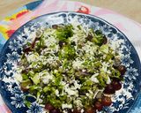 A picture of step 5 of Paneer kiwi salad.