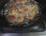 A picture of step 2 of Qeema pakoray.