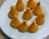 रवा कस्टर्ड मोदक (rava custard modak recipe in marathi) रेसिपी स्टेप 5 फोटो 