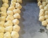 Foto langkah ke 3 dari resep Bolen Pisang Coklat Keju.