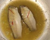 Hình bước làm 3 của món Ăn dặm cho bé: Cá kho saffron
