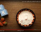 صورة لخطوة 6 من وصفة كيك الايس كريم بالفراولة سهل وسريع