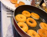 صورة لخطوة 3 من وصفة دونات أصلية 🍩 👩🏻‍🍳