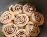 Foto langkah ke 5 dari resep Cinnamon Roll Simpel Rice Cooker.