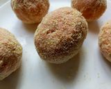 A picture of step 4 of Scotch eggs.