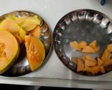 A picture of step 1 of Muskmelon Curry.