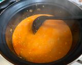 A picture of step 2 of Cream Cheese and Tomato Veg Soup.