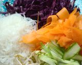 Foto langkah ke 2 dari resep Vietnamese spring rolls.