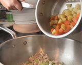 A picture of step 4 of Korean Black Bean Chicken Lettuce Wraps.