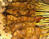 Foto langkah ke 4 dari resep Sate Babi Manis.