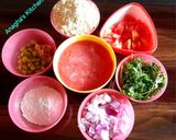 A picture of step 1 of Veg Tomato Omlet.