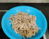 Foto langkah ke 2 dari resep Tumis Jamur Tiram Pedas.