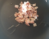 Foto del paso 2 de la receta: Ensalada de espinacas con tocino