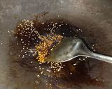 Gambar langkah 5 resipi Cendawan goreng karamel.