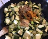 Une image de l'étape 6 de Mijoté de puntarelle fenouil courgettes aux épices et chips de porc.