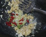 Foto langkah ke 3 dari resep Nasi Goreng Kampung Teri Tempe.