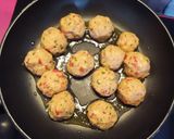 Foto del paso 2 de la receta: Espaguetis con albóndigas de atún en conserva