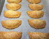 A picture of step 6 of Easy Kourou Cheese Pies.