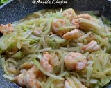 Foto langkah ke 6 dari resep Tumis Udang Labu Siam.