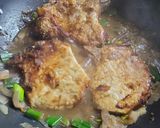 Foto del paso 6 de la receta: Chuletas de cerdo con puré de batatas!!