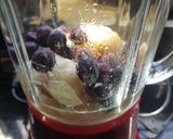 Foto del paso 1 de la receta: Helado de banana y arándanos.🍌🍨