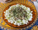 Une image de l'étape 13 de Salade de courgette, concombre, jambon blanc et feta.