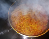 Foto del paso 6 de la receta: Espaguetis con lomo y especias
