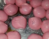 Foto langkah ke 3 dari resep Klepon mandi santan.
