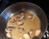 Foto del paso 3 de la receta: Salmón al, vino blanco con champiñones🥰