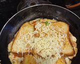 A picture of step 4 of Cheesy omelet with 🍞 bread.