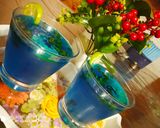 A picture of step 4 of Blue Lagoon Mocktail.