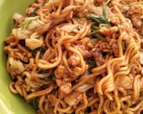 A picture of step 7 of Mie Goreng Ayam / Minced Chicken Stir Fried Noodle.