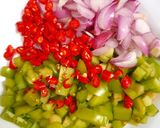 Foto langkah ke 1 dari resep Sambal Dabu Dabu Kemangi.