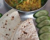 A picture of step 3 of Aloo matar ki sabzi.