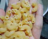 Foto langkah ke 1 dari resep Spaghetti Aglio Olio sosis,chicken nugget.