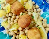 Foto del paso 5 de la receta: Ensalada templada de garbanzos con naranja y albóndigas de bacalao