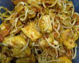 Foto langkah ke 6 dari resep Tumis Tahu dan Tauge/Kecambah.
