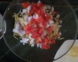 A picture of step 3 of Garlic Murmura Bhel.